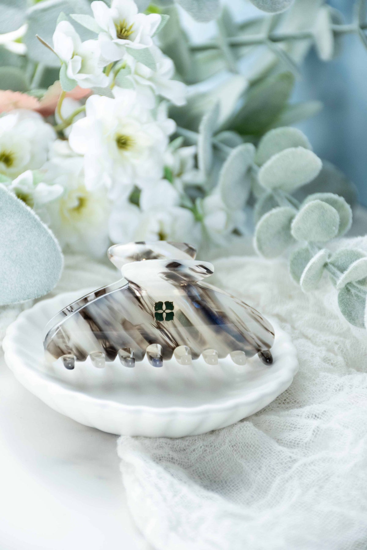 Glamour Grip Mini Claw | Phantom Quartz - Black White Blue Iridescent | IFenna&Fei