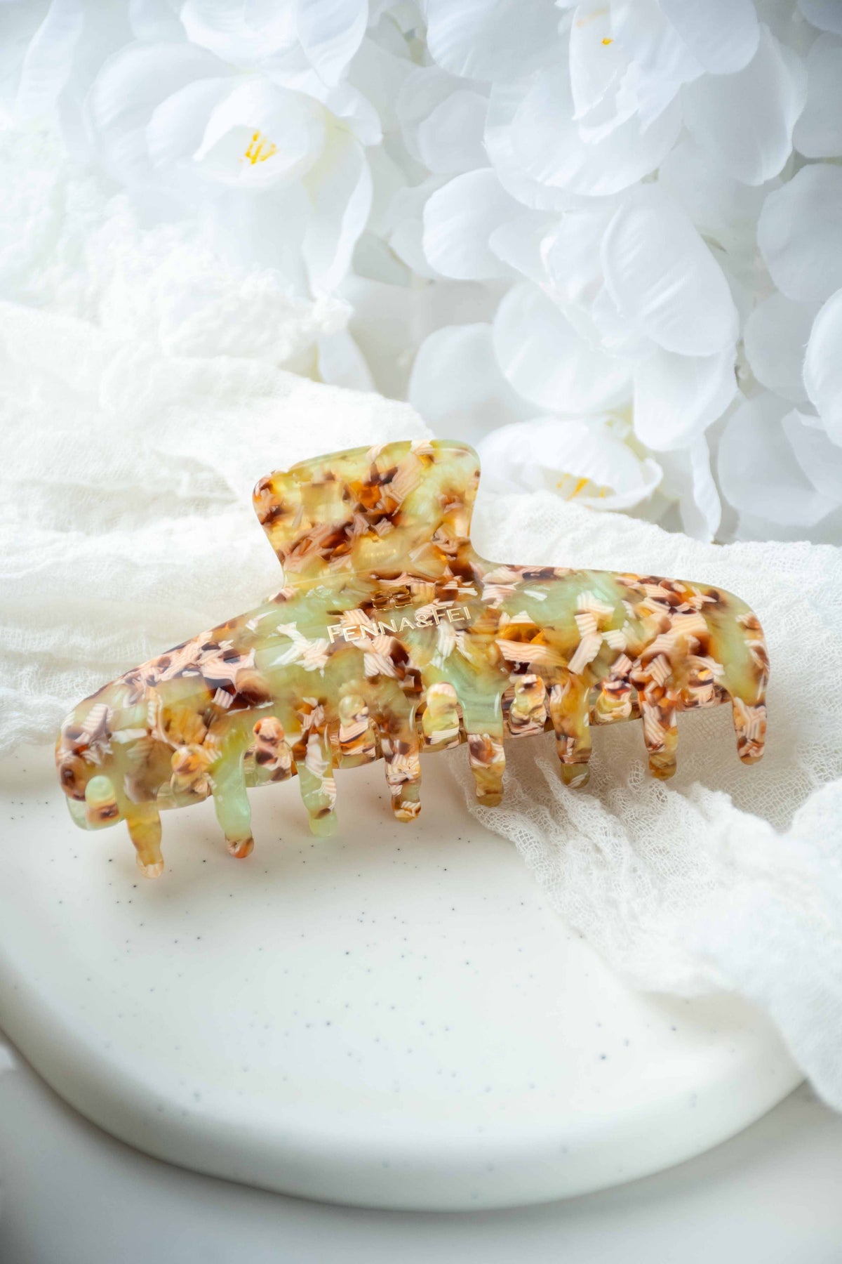 Glamour Grip Wave Claw | Peridot - Green Ivory Brown | Fenna&Fei