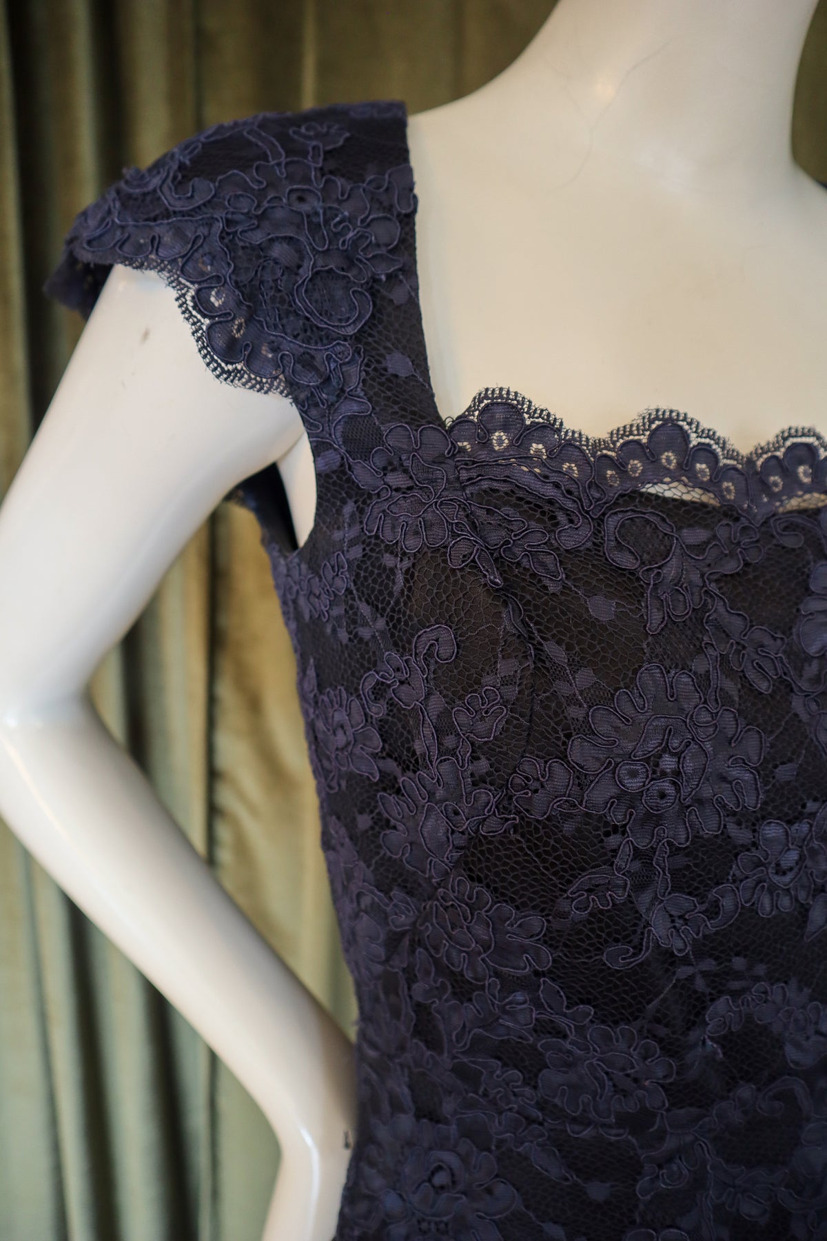 Maravillas Gown | Navy Lace &amp; Organza