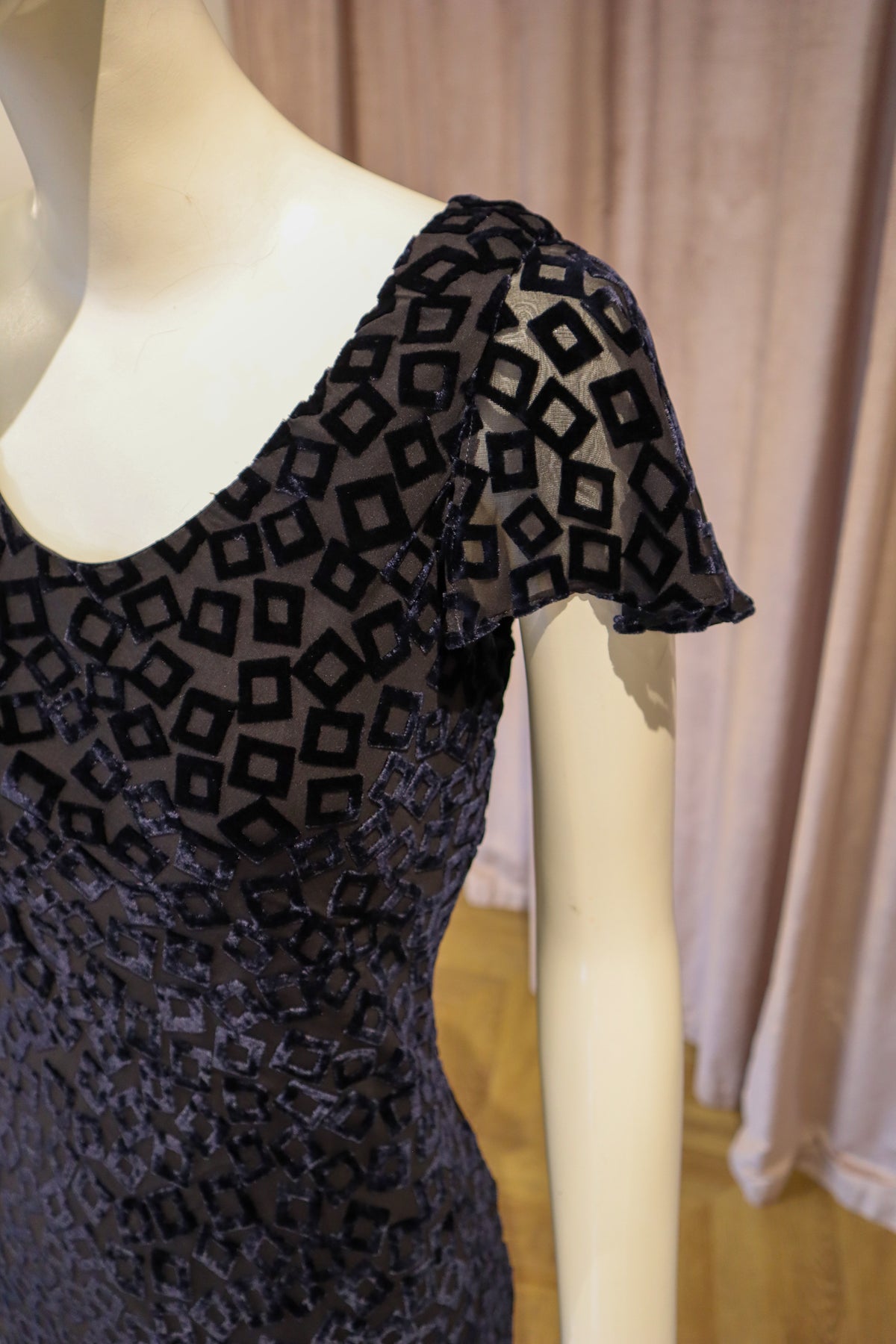 Mori Gown | Geo Square Devoré Velvet