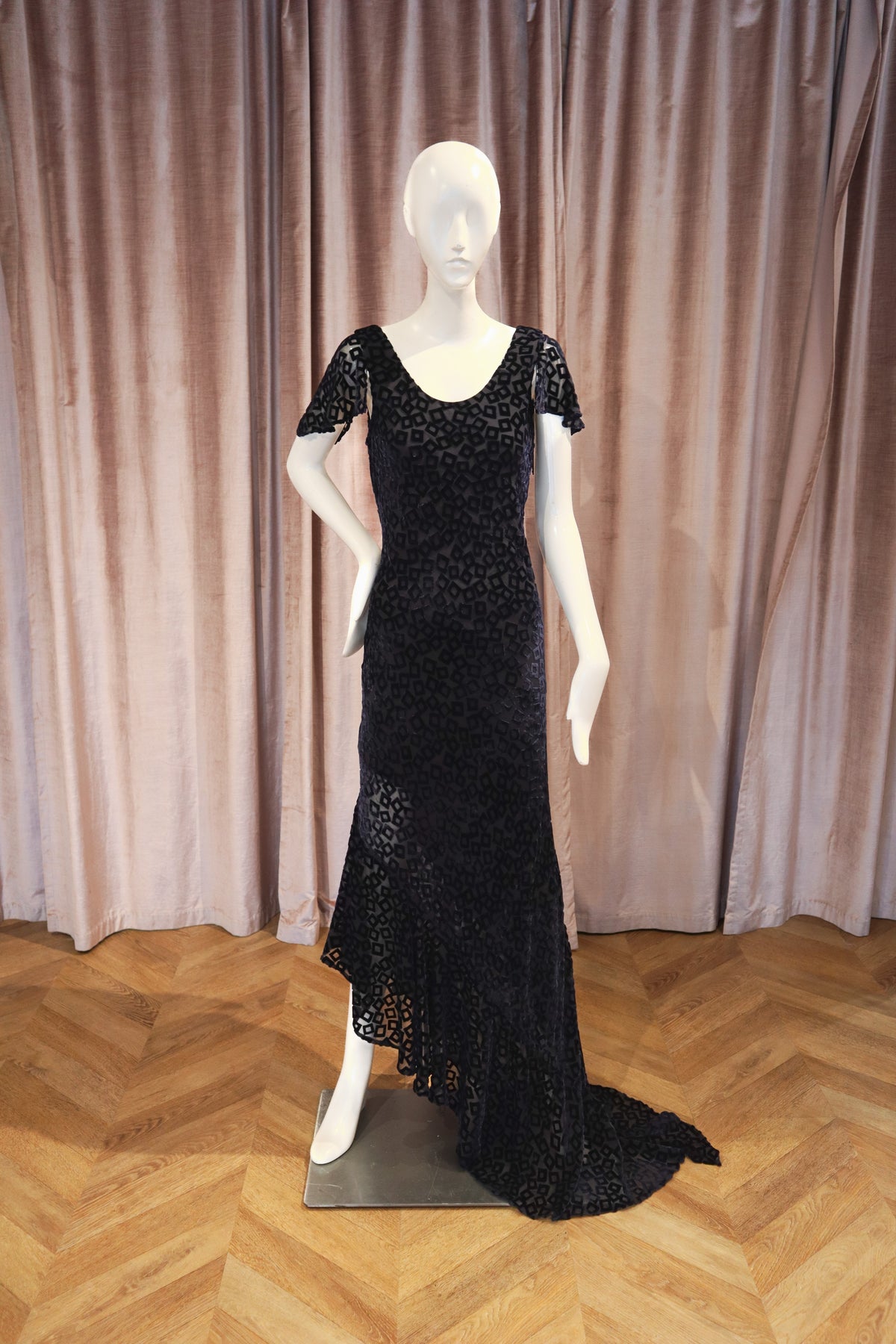 Mori Gown | Geo Square Devoré Velvet