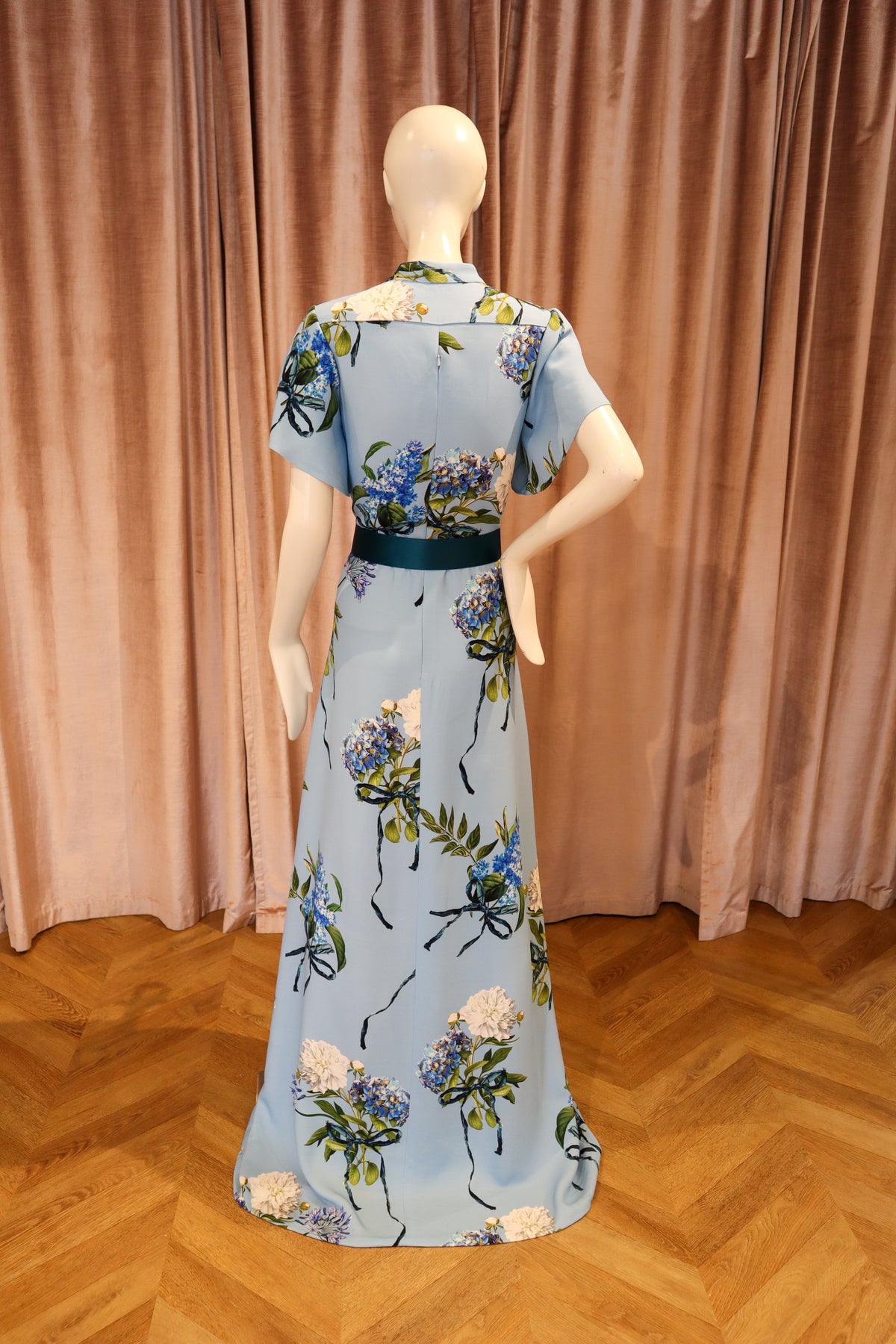 Accord Gown | 4-Ply Crepe | Blue Bouquet