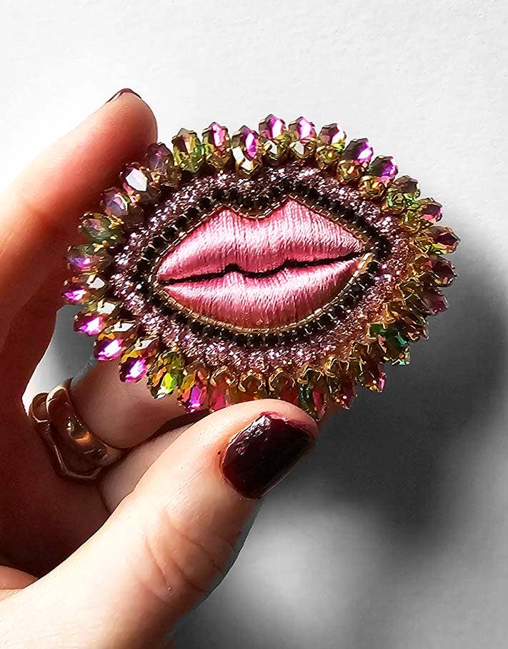 Brooch | Love Kiss - Medium | Céleste Mogador