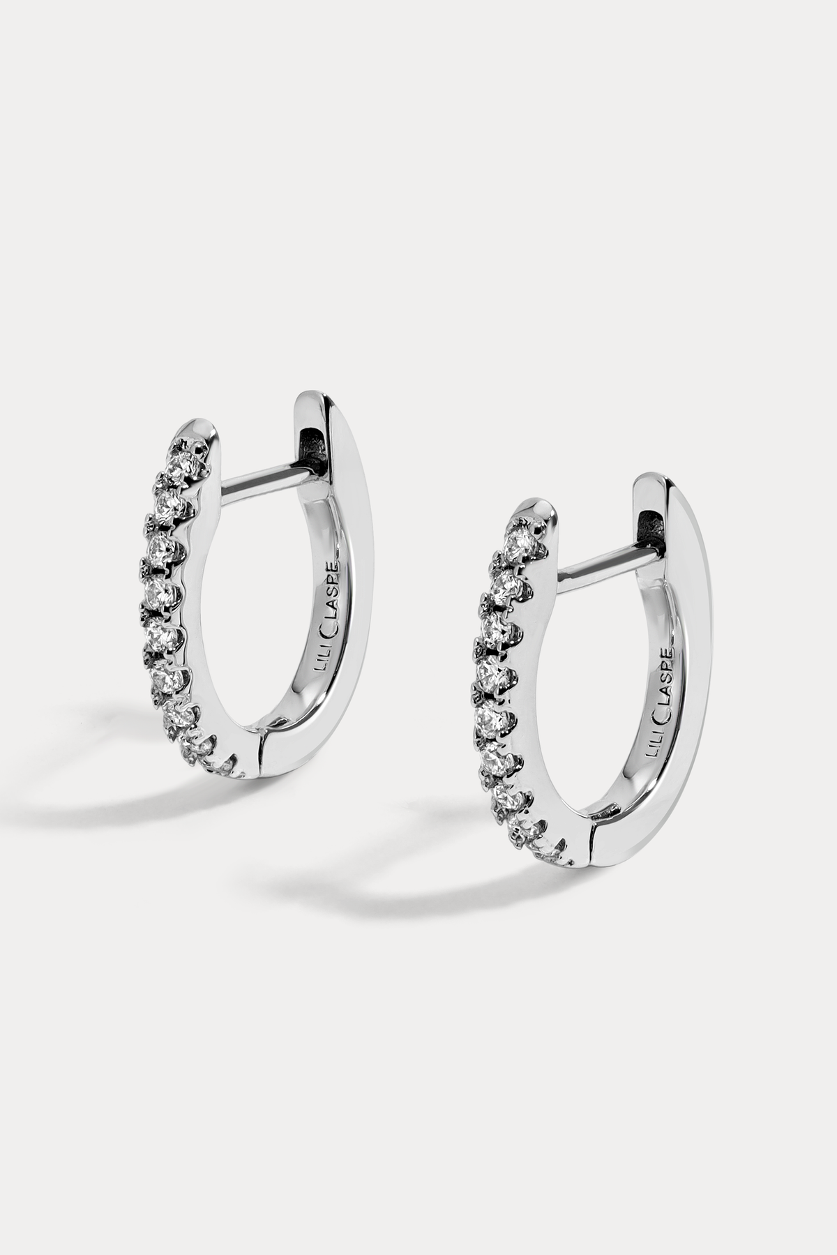 Earring | 8mm Single Row Huggie | Lili Claspe