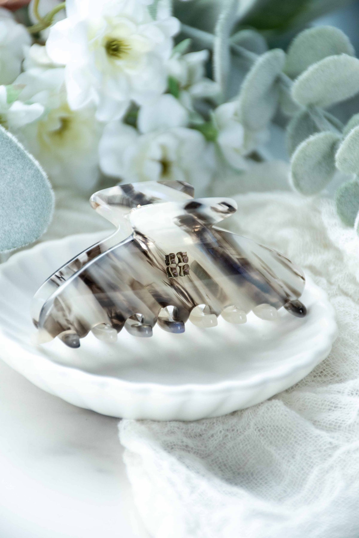 Glamour Grip Mini Claw | Phantom Quartz - Black White Blue Iridescent | IFenna&Fei