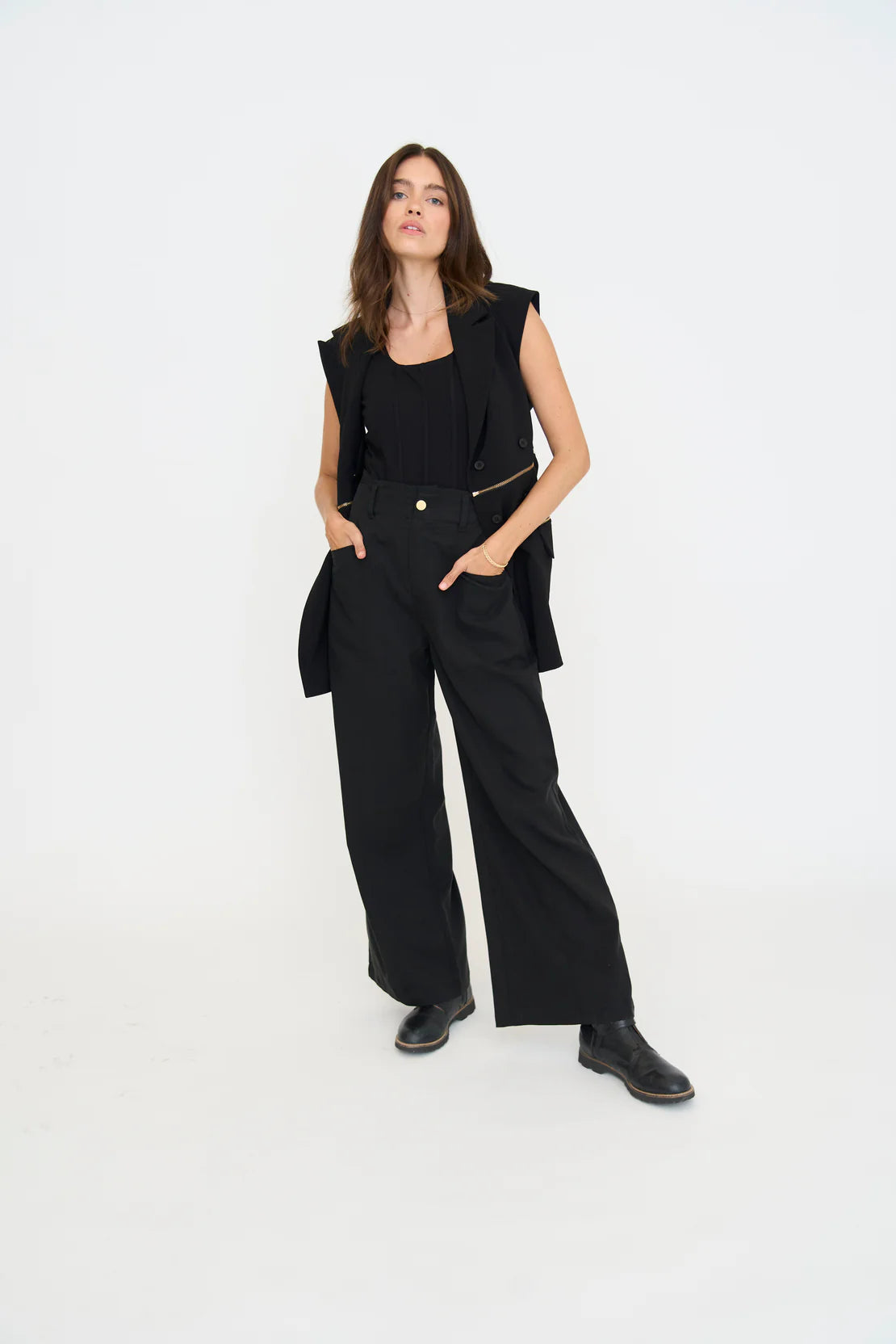 Vest | Zip Away in Black | Foreign Fare