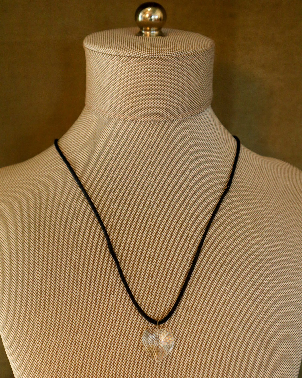 Glass love heart pendant necklace | Vintage