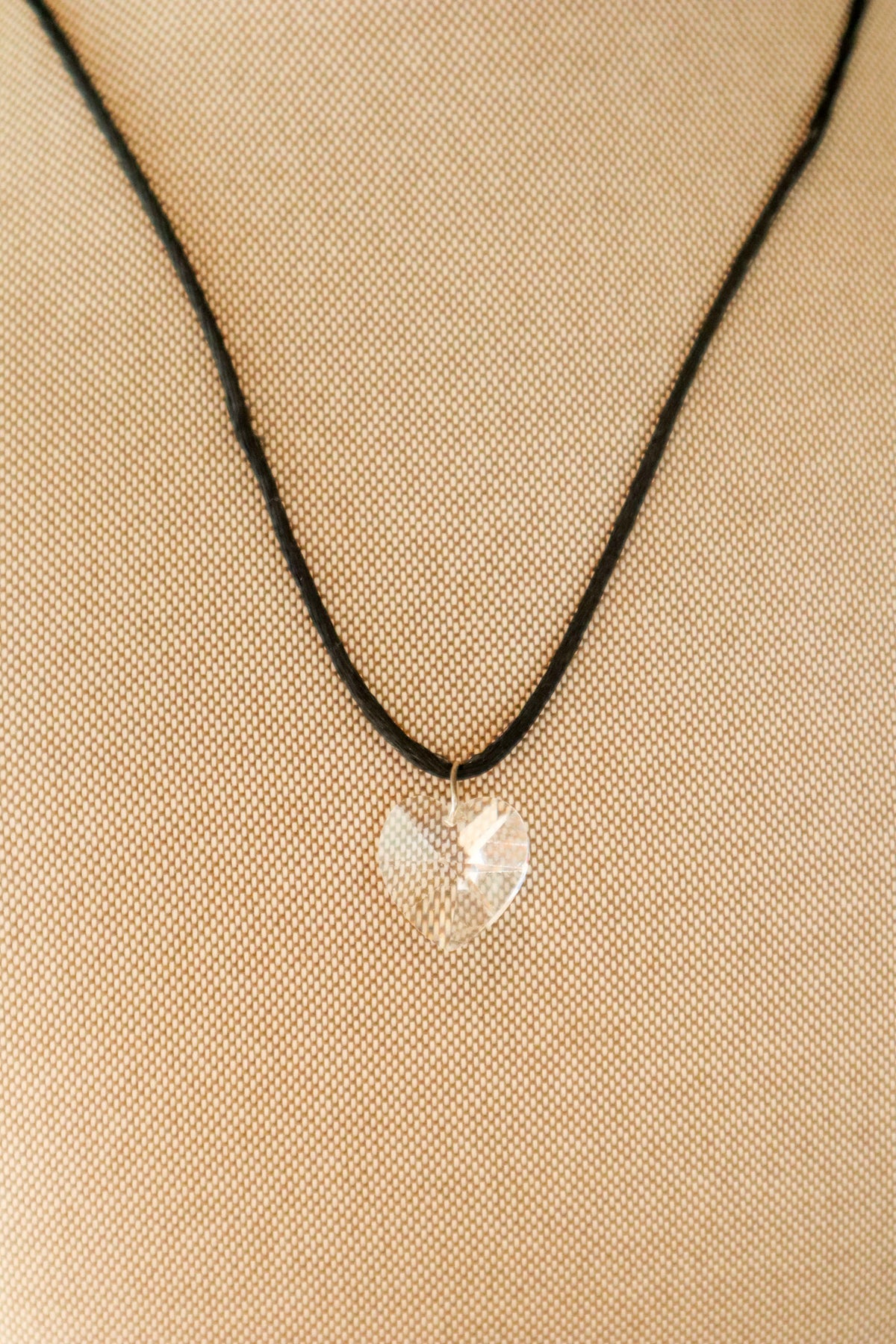 Glass love heart pendant necklace | Vintage