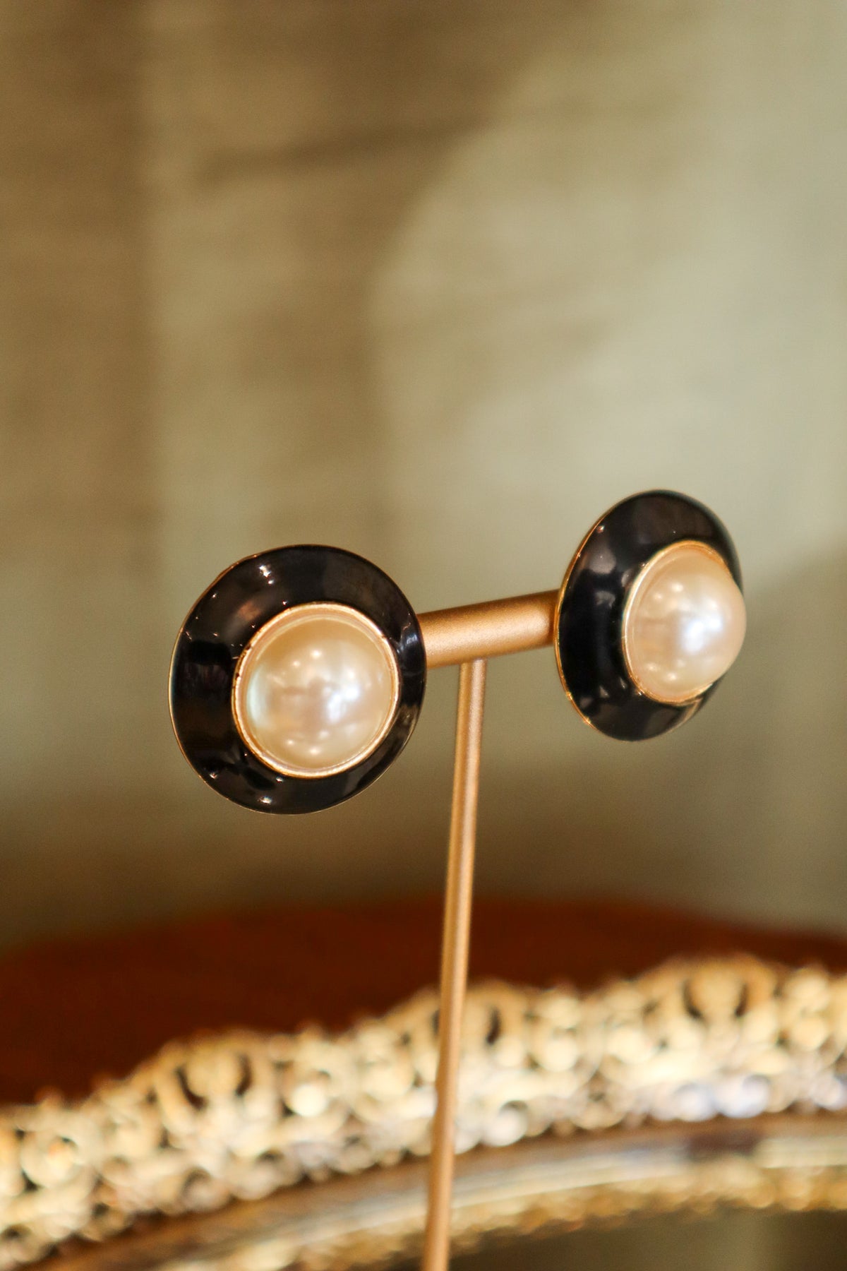 Pearl &amp; Black Enamel Dome Clip-ons | Vintage