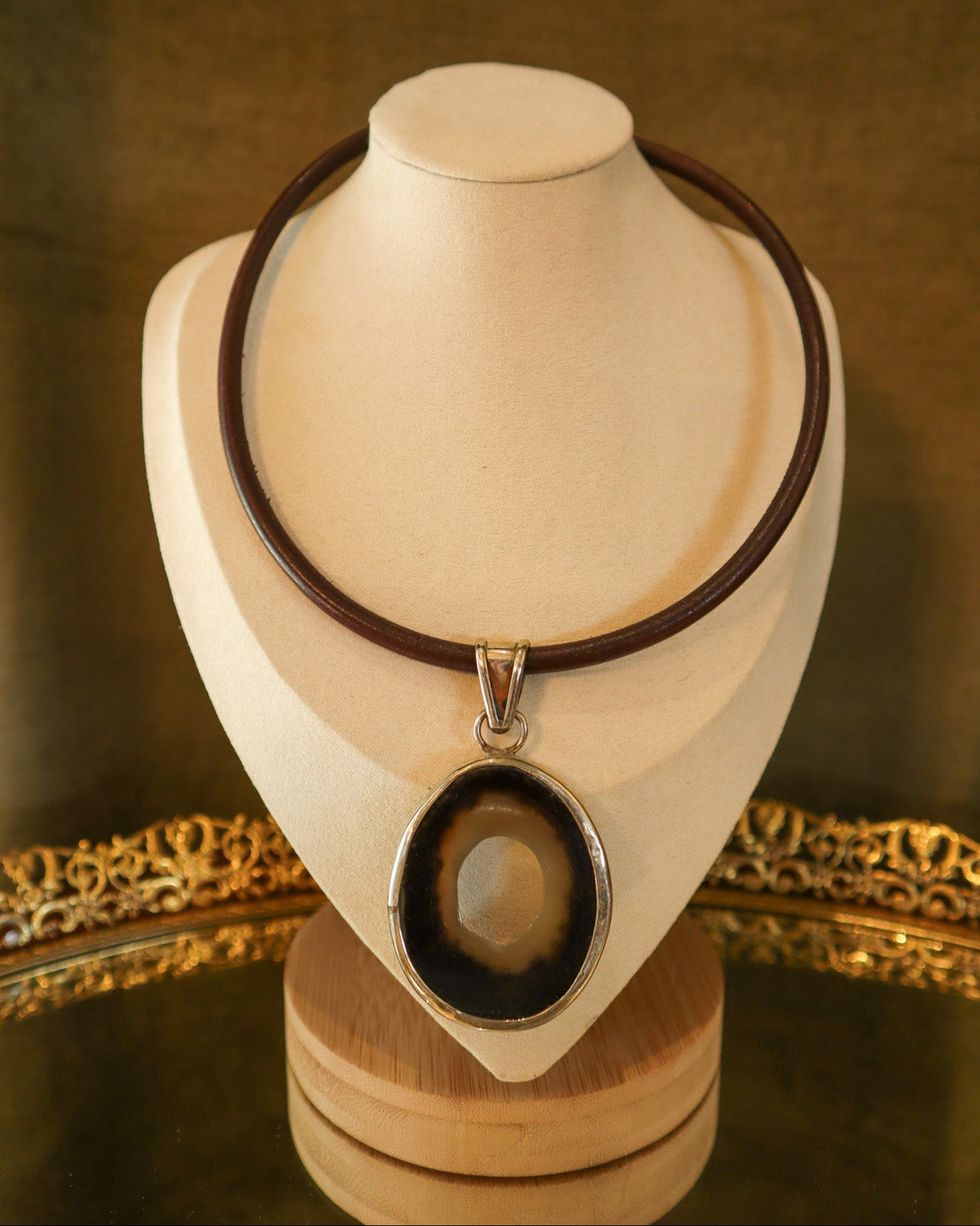Round Silver Brown &amp; Eggshell Necklace | Vintage