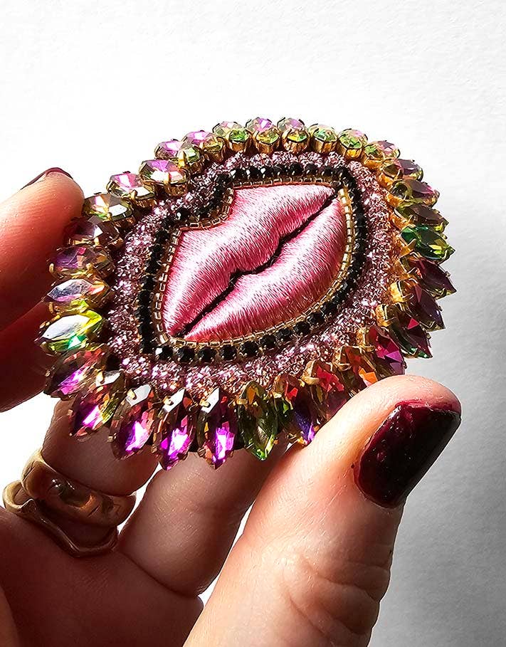 Brooch | Love Kiss - Medium | Céleste Mogador