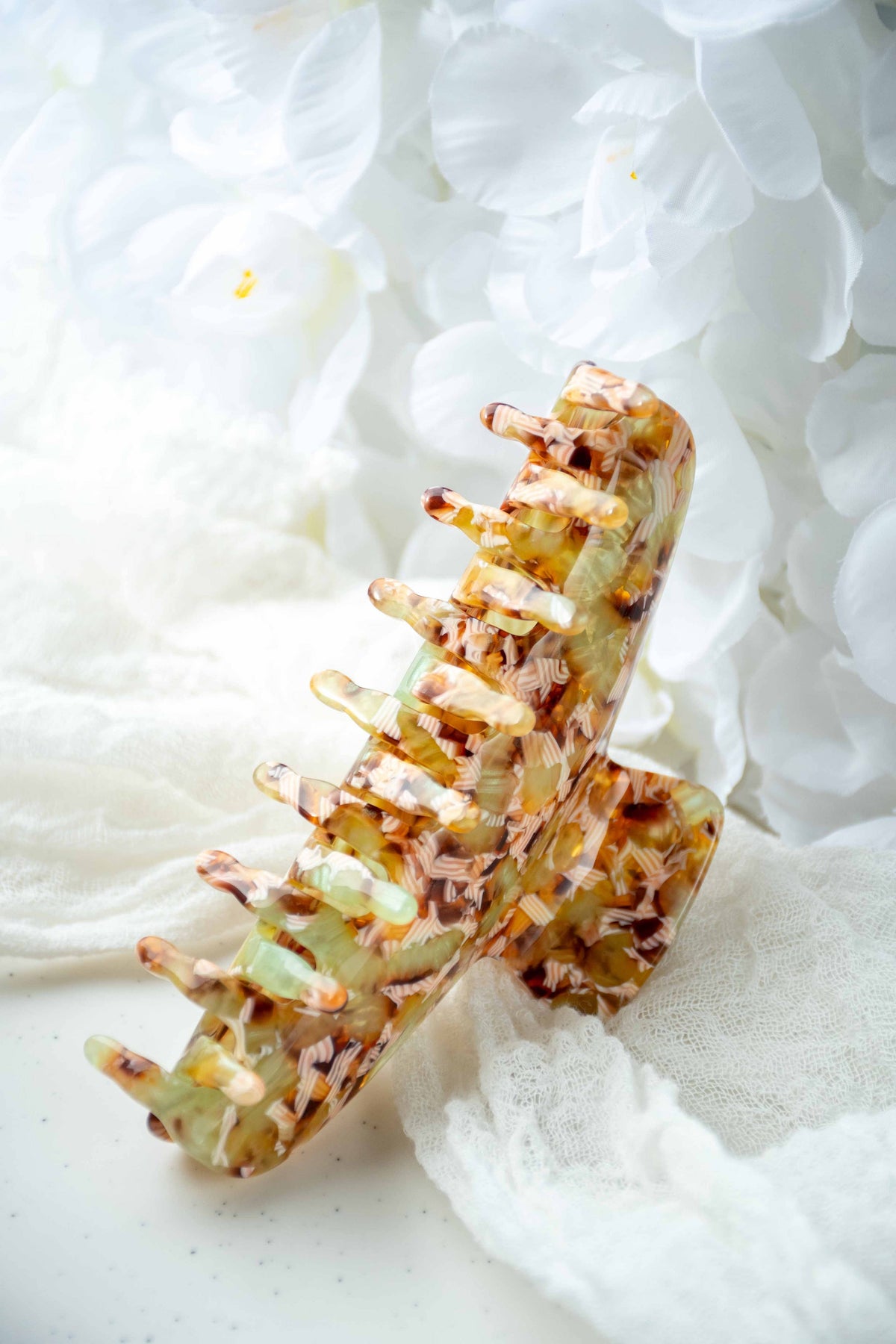 Glamour Grip Wave Claw | Peridot - Green Ivory Brown | Fenna&Fei