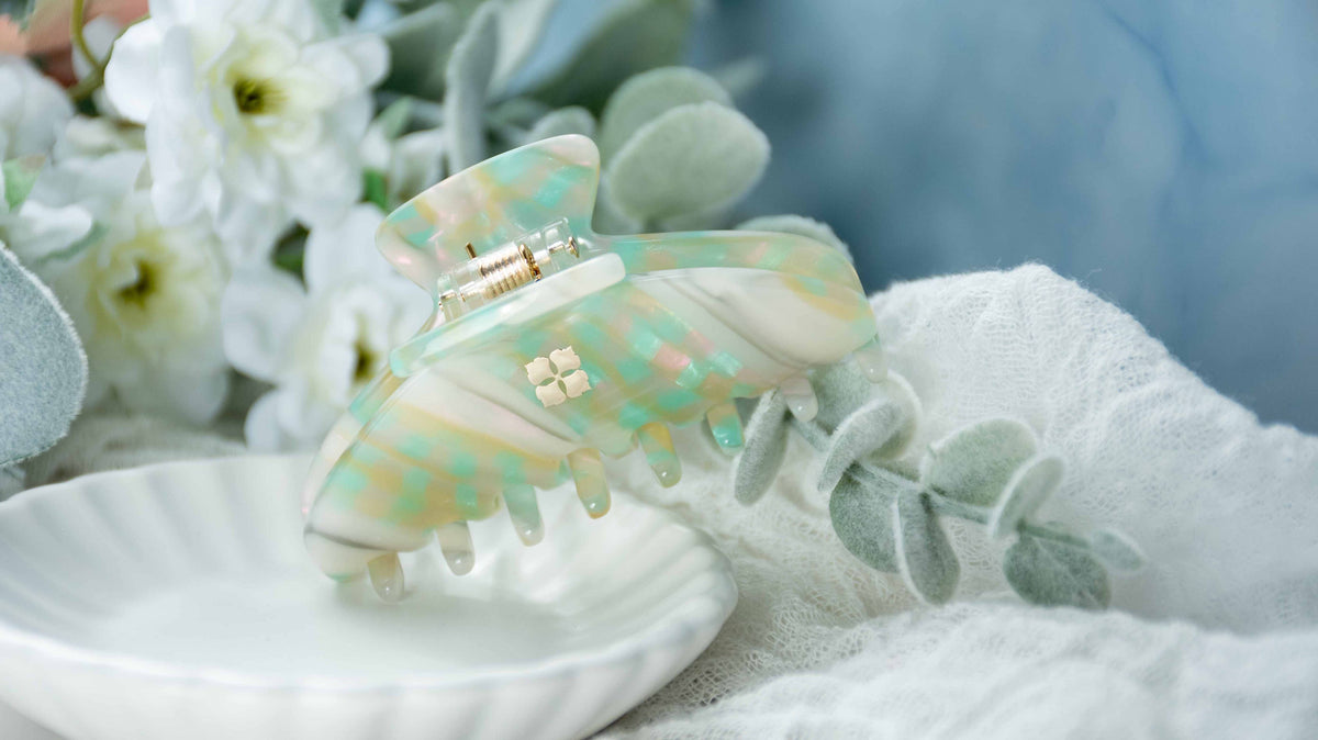 Glamour Grip Mini Claw | Desert Opal - White Green Iridescent | Fenna&Fei