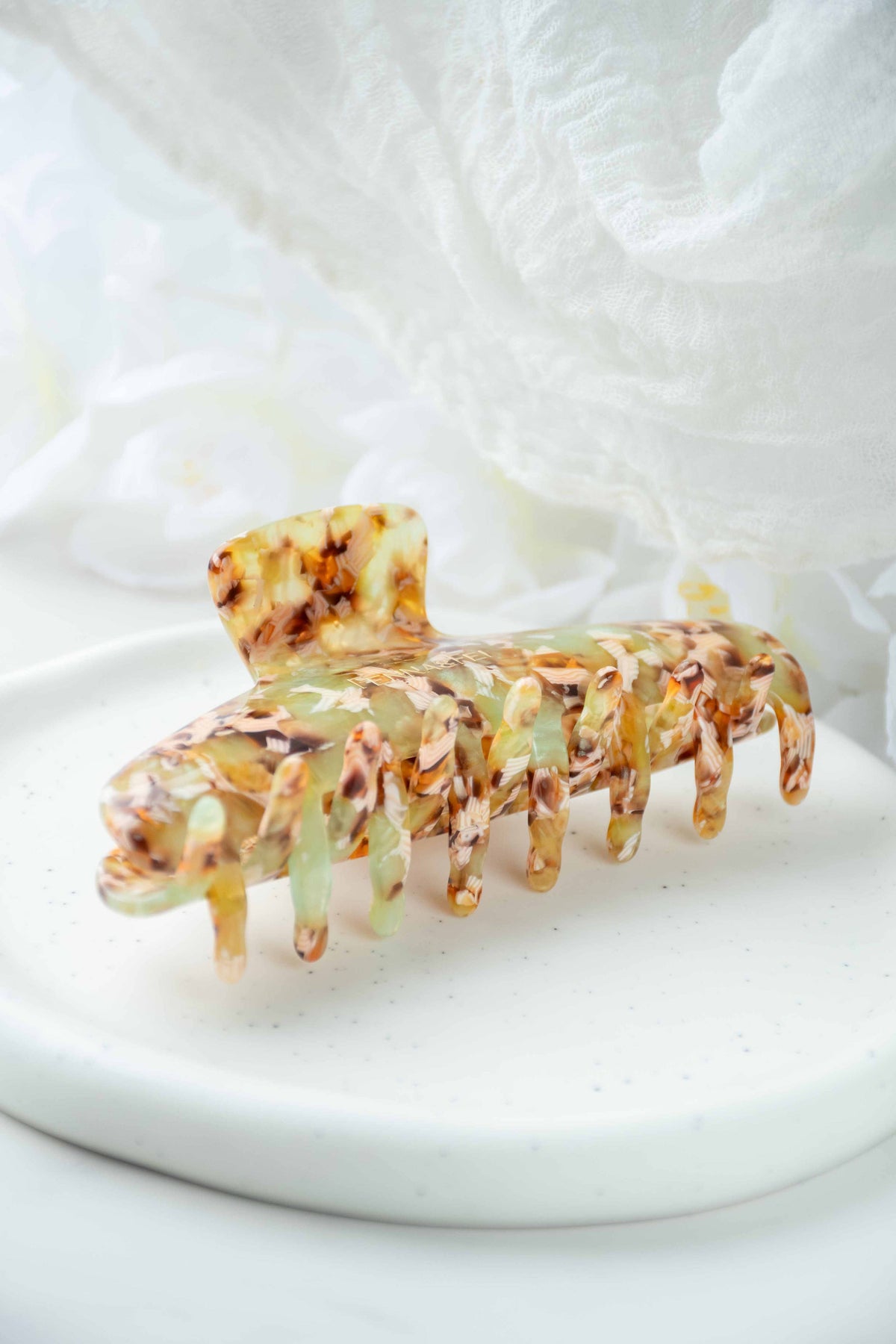 Glamour Grip Wave Claw | Peridot - Green Ivory Brown | Fenna&Fei