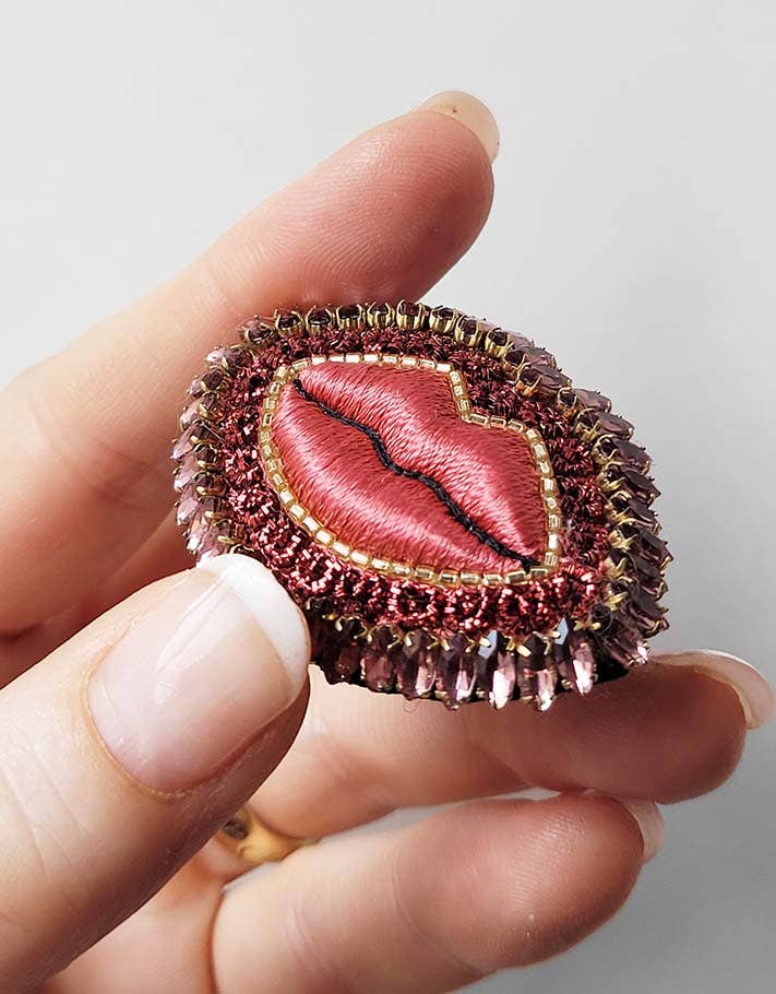 Brooch | Antique Pink Lips | Small | Céleste Mogador